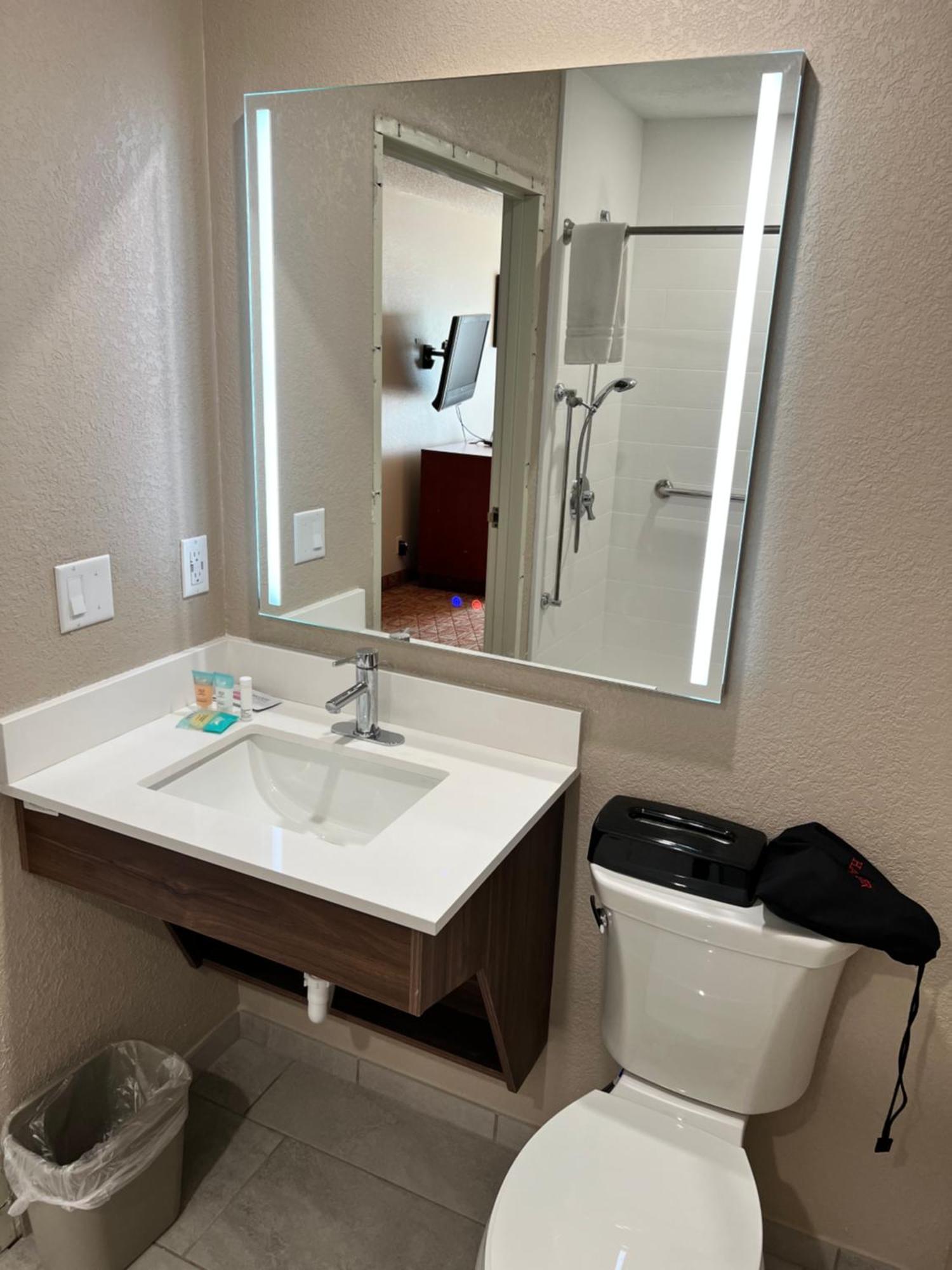 Norland Inn & Suites Roseau Bilik gambar
