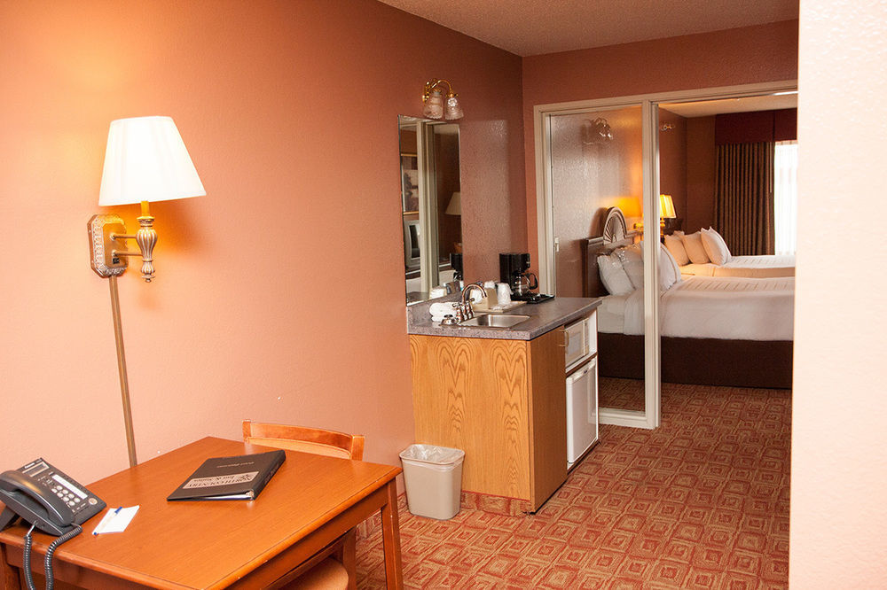 Norland Inn & Suites Roseau Luaran gambar