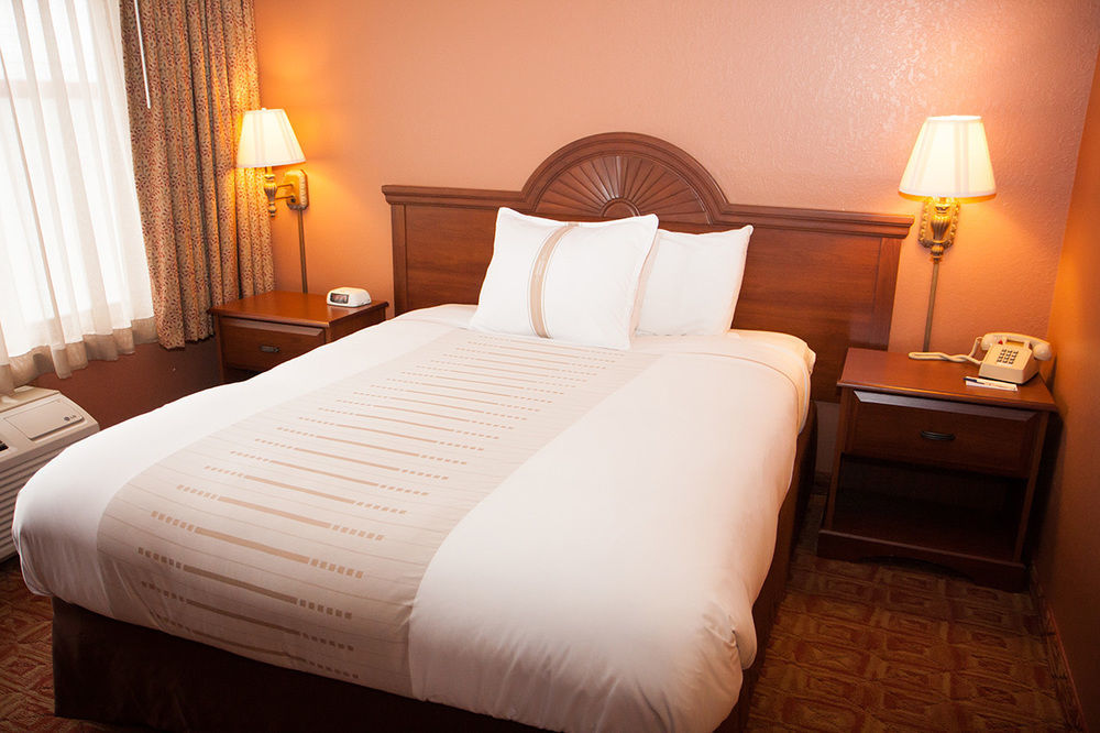 Norland Inn & Suites Roseau Luaran gambar